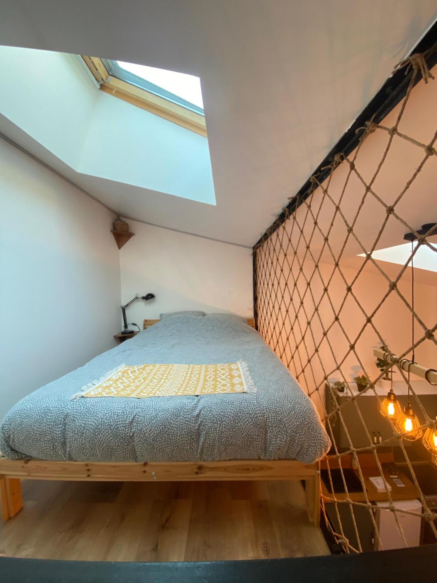 Bienvenue Chez Jules *Verne* Amiens Bagian luar foto